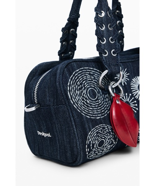 Desigual(デシグアル)の「Embroidered Skull Denim Handbag / エンブロイダード スカル デニムハンドバッグ(ハンドバッグ・レディース・ブルー・FREE)」の3枚目の写真