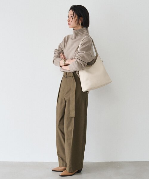 russet(ラシット)の「エニーショルダーバッグ(ショルダーバッグ・レディース・ブラック/アイボリー/グレイッシュベージュ・FREE)」の5枚目の写真