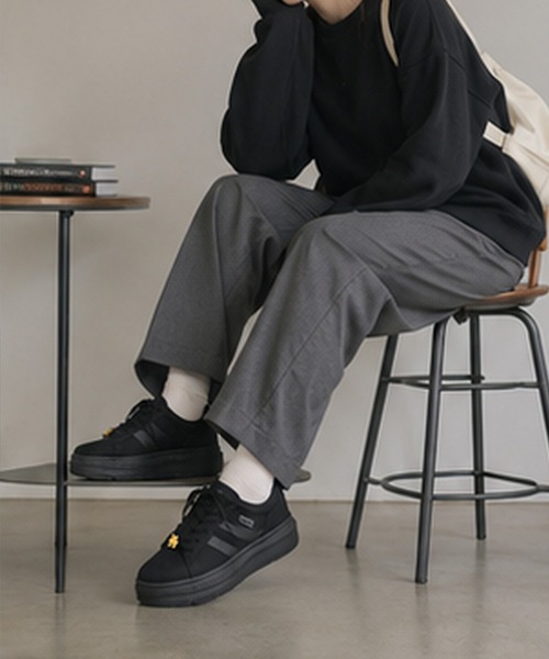 moz(モズ)の「【moz SWEDEN LAGOM】モズ エルクチャーム 厚底コートスニーカー(スニーカー・レディース・ブラック/ブラウン系その他/ホワイト×ブルー・M/S/LL/L)」の6枚目の写真
