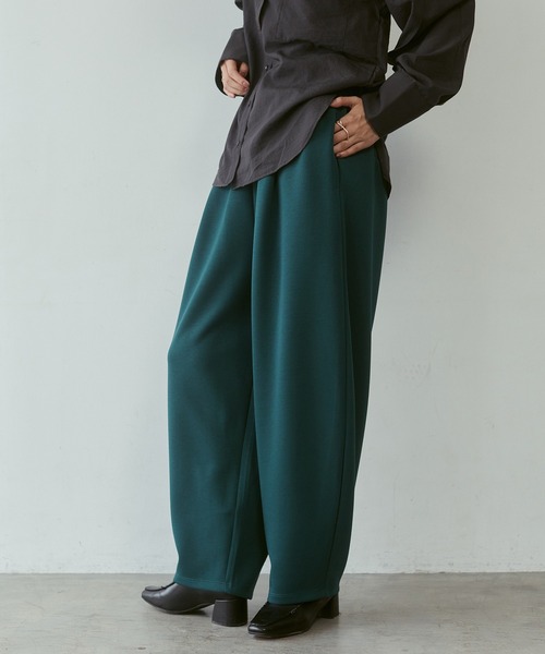 hunch(ハンチ)の「とろみダンボール カーヴィパンツ(その他パンツ・レディース・ブラック/チャコールグレー/グリーン・FREE)」の3枚目の写真