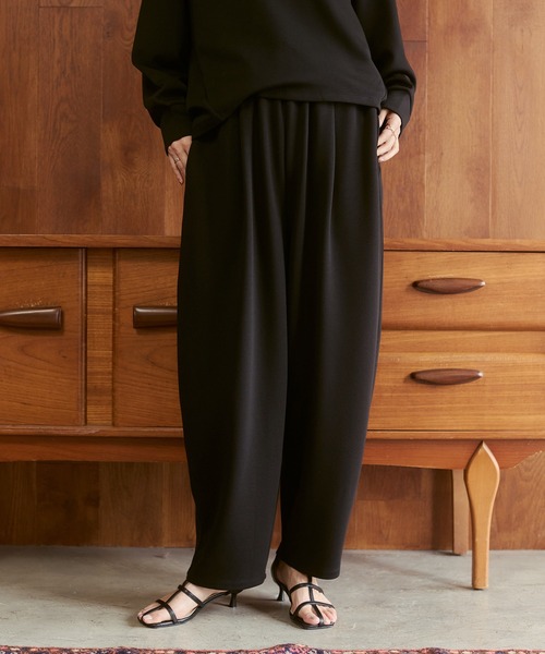 hunch(ハンチ)の「とろみダンボール カーヴィパンツ(その他パンツ・レディース・ブラック/チャコールグレー/グリーン・FREE)」の1枚目の写真
