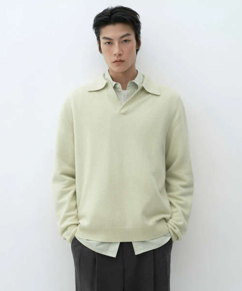 MUSINSA STANDARD（ムシンサスタンダード）の「[ビクトリアウール] スリットネックカラー ニット [ペイルグリーン]（ニット/セーター・メンズ・その他・MEDIUM/LARGE/X-LARGE/2XL）」の3枚目の写真