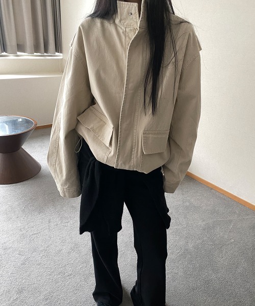 LOENNE(ロエヌ)の「Stand Collar Pocket Jacket / スタンドカラーポケットジャケット(Tシャツ/カットソー・レディース・ベージュ/カーキ・FREE)」の4枚目の写真