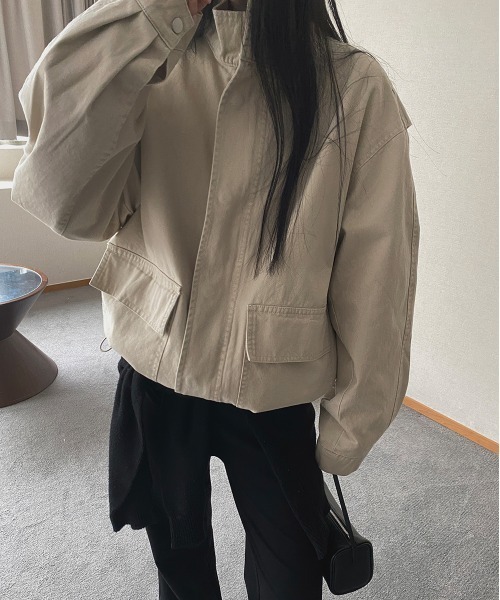 LOENNE(ロエヌ)の「Stand Collar Pocket Jacket / スタンドカラーポケットジャケット(Tシャツ/カットソー・レディース・ベージュ/カーキ・FREE)」の5枚目の写真