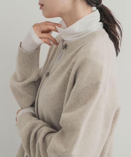 URBAN RESEARCH DOORS(アーバンリサーチドアーズ)の「カシミヤシルク混タートルネックカットソー(Tシャツ/カットソー・レディース・ブラック系その他/オフホワイト・FREE)」の4枚目の写真