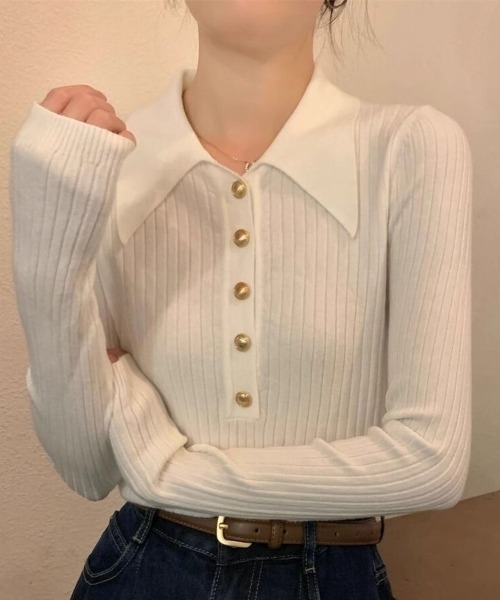 Beststore(ベストストア)の「大襟×金ボタンで上品に パワショル風 リブニット長袖ポロ(ニット/セーター・レディース・ホワイト/ブラック/ベージュ/アイボリー・FREE)」の2枚目の写真