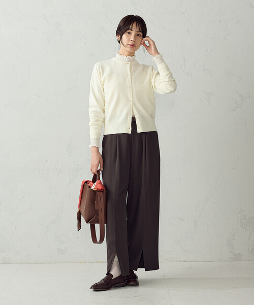 COMME CA ISM(コムサイズム)の「シャーリング ブラウス(シャツ/ブラウス・レディース・ブラック×ホワイト/ホワイト×ブラック/ネイビー/オフホワイト・L/M)」の9枚目の写真