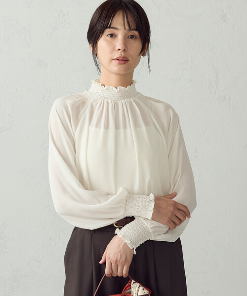 COMME CA ISM(コムサイズム)の「シャーリング ブラウス(シャツ/ブラウス・レディース・ブラック×ホワイト/ホワイト×ブラック/ネイビー/オフホワイト・L/M)」の10枚目の写真