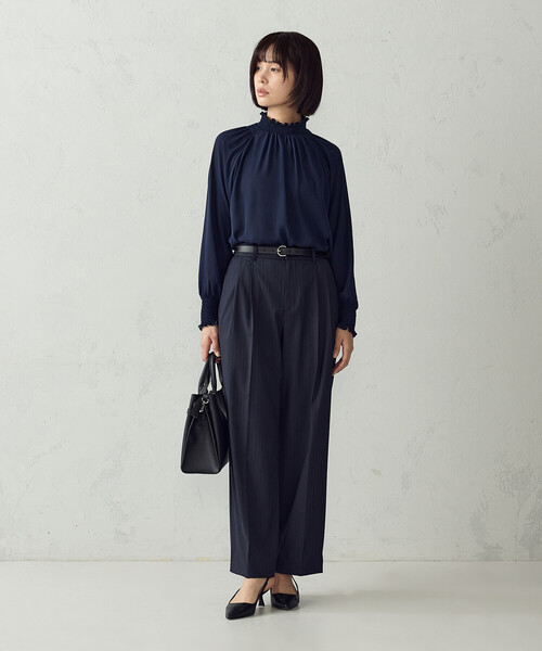 COMME CA ISM(コムサイズム)の「シャーリング ブラウス(シャツ/ブラウス・レディース・ブラック×ホワイト/ホワイト×ブラック/ネイビー/オフホワイト・L/M)」の14枚目の写真