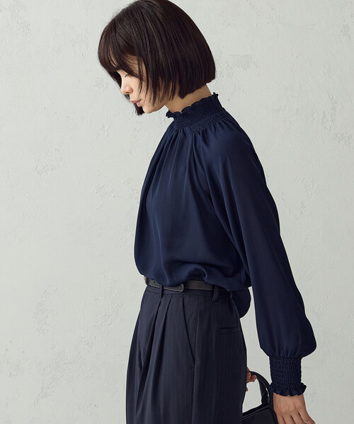COMME CA ISM(コムサイズム)の「シャーリング ブラウス(シャツ/ブラウス・レディース・ブラック×ホワイト/ホワイト×ブラック/ネイビー/オフホワイト・L/M)」の17枚目の写真