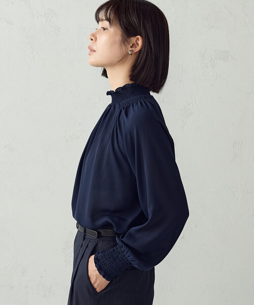 COMME CA ISM(コムサイズム)の「シャーリング ブラウス(シャツ/ブラウス・レディース・ブラック×ホワイト/ホワイト×ブラック/ネイビー/オフホワイト・L/M)」の18枚目の写真