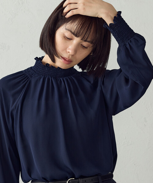 COMME CA ISM(コムサイズム)の「シャーリング ブラウス(シャツ/ブラウス・レディース・ブラック×ホワイト/ホワイト×ブラック/ネイビー/オフホワイト・L/M)」の22枚目の写真