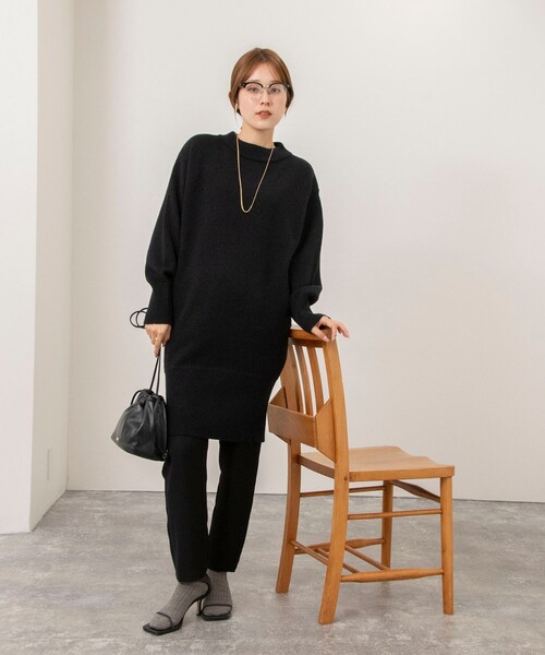 NOLLEY’S(ノーリーズ)の「【WEB限定】ワイドリブヘムロングニット(ニット/セーター・レディース・グレイッシュベージュ/グレー/ブラック・FREE)」の4枚目の写真