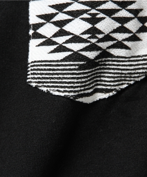 VENCEEXCHANGE（ヴァンスエクスチェンジ）の「ST裏毛ポケット裾切替パーカー       （パーカー・メンズ・オフホワイト/ブラック・MEDIUM/LARGE）」の9枚目の写真