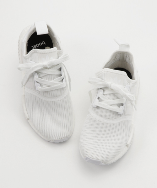 adidas Originals（アディダスオリジナルス）の「オリジナルス エヌ エムディー［NMD_R1]（スニーカー・メンズ・ホワイト・28.5cm/25.5cm/24.5cm/24.0cm/29.0cm/27.0cm/27.5cm/29.5cm/26.0cm/28.0cm/30.0cm/23.5cm/22.5cm/25.0cm/26.5cm/22.0cm/23.0cm）」の5枚目の写真