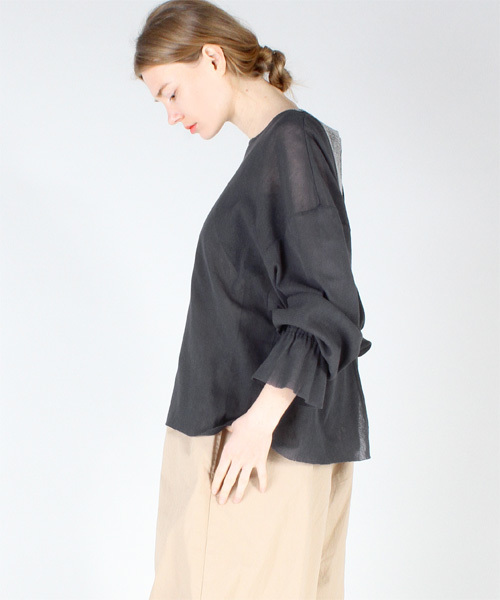 RNA-N(アールエヌエーエヌ)の「M0705 デザインスリーブコットンチュールプルオーバー(Tシャツ/カットソー・レディース・オフホワイト/ダークグレー/イエロー・MEDIUM)」の6枚目の写真