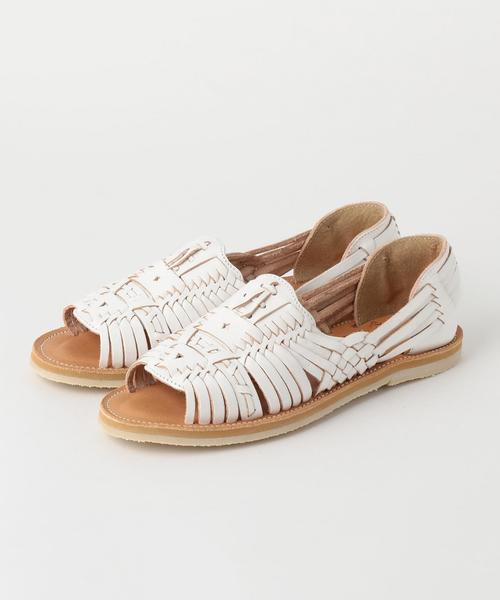 BEAUTY&YOUTH UNITED ARROWS（ビューティーアンドユースユナイテッドアローズ）の「＜CHAMULA＞レザーオープントゥサンダル ◆（サンダル・レディース・ホワイト/ブラック/ベージュ・24.5cm/23.5cm/25cm/22.5cm/23cm/24cm）」の2枚目の写真