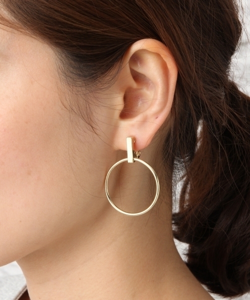 LEPSIM(レプシィム)の「ラウンドカクバークリップ 758895(イヤリング・レディース・ゴールド/シルバー・ONE SIZE)」の1枚目の写真