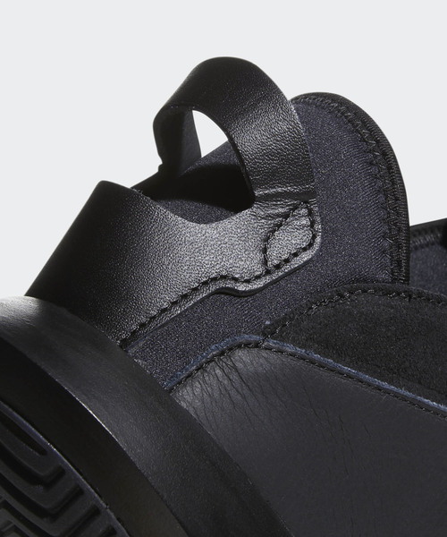 adidas（アディダス）の「オリジナルス クレイジー1 [CRAZY 1 ADV]（スニーカー・メンズ・ブラック・25.5cm/26.5cm/27.5cm/28.5cm/25.0cm/26.0cm/27.0cm/28.0cm/29.0cm/23.0cm/23.5cm/29.5cm/24.0cm/30.0cm/24.5cm/22.5cm/22.0cm）」の11枚目の写真
