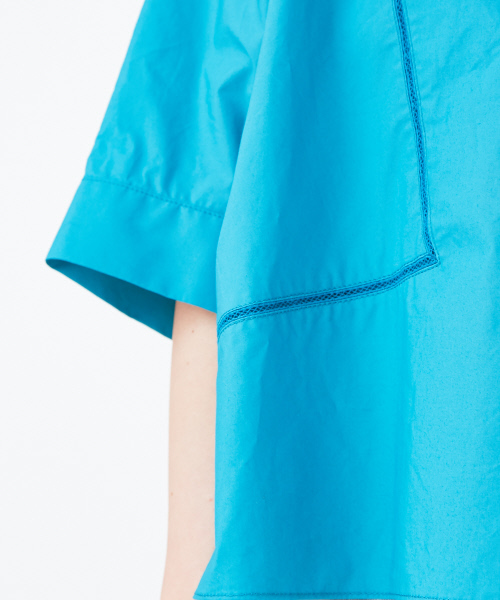 Abahouse Devinette（ドゥヴィネット）の「ハシゴレースプルオーバーシャツ（シャツ/ブラウス・レディース・ホワイト/ブラック/ターコイズブルー・FREE）」の4枚目の写真