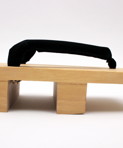 ８(eight)（エイト）の「本格派本桐下駄（和装小物・メンズ・ブラック・MEDIUM/LARGE/X-LARGE）」の5枚目の写真