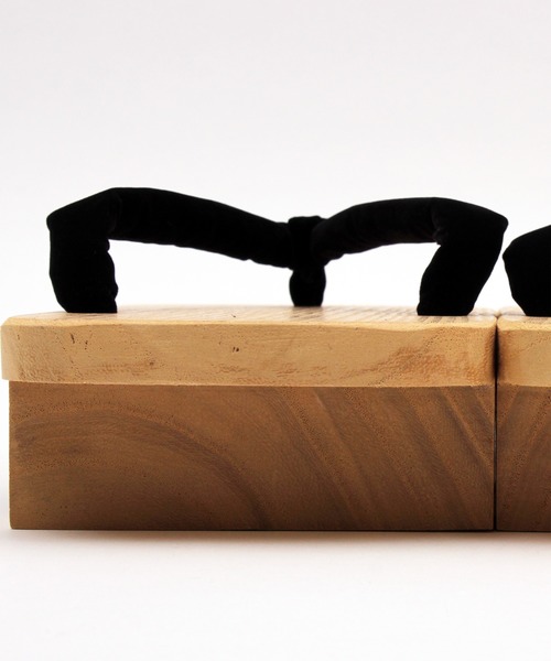 ８(eight)（エイト）の「本格派本桐下駄（和装小物・メンズ・ブラック・MEDIUM/LARGE/X-LARGE）」の9枚目の写真