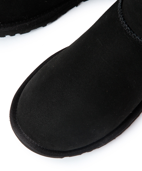 Ray BEAMS（レイビームス）の「UGG Australia / クラシックショート ブーツ（ブーツ・レディース・ブラック/ダークブラウン/ネイビー/ライトブラウン・7/5/8/6）」の5枚目の写真