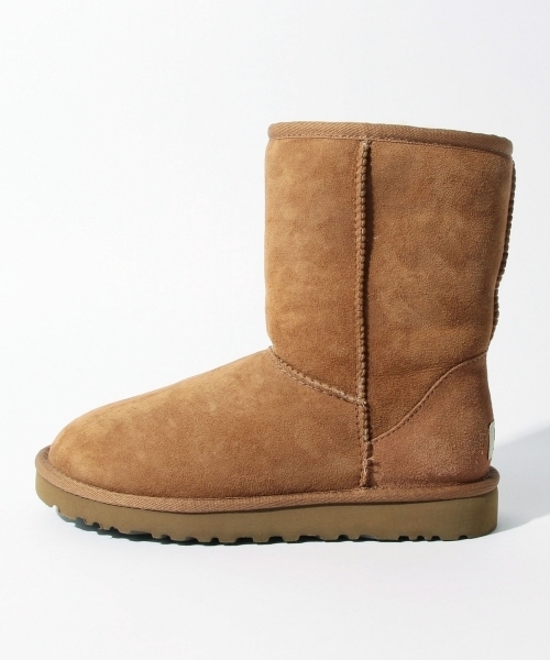 Ray BEAMS（レイビームス）の「UGG Australia / クラシックショート ブーツ（ブーツ・レディース・ブラック/ダークブラウン/ネイビー/ライトブラウン・7/5/8/6）」の21枚目の写真