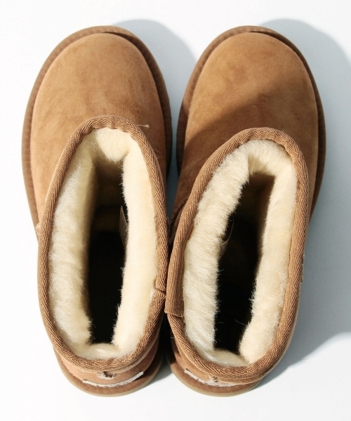 Ray BEAMS（レイビームス）の「UGG Australia / クラシックショート ブーツ（ブーツ・レディース・ブラック/ダークブラウン/ネイビー/ライトブラウン・7/5/8/6）」の19枚目の写真