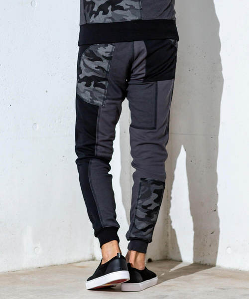 1piu1uguale3 RELAX（ウノピュウノウグァーレトレリラックス）の「1PIU1UGUALE3 RELAX(ウノピゥウノウグァーレトレ)カモパッチワークジョガーパンツ（デニムパンツ・メンズ・ホワイト/ブラック・SMALL/MEDIUM/LARGE/X-LARGE/XX-LARGE）」の4枚目の写真