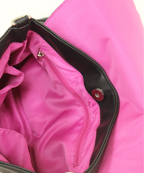 one after another NICE CLAUP(ワンアフターアナザーナイスクラップ)の「【ナイスクラップ】2WAYBAG(バックパック/リュック・レディース・ブラック/パープル/キャメル・FREE)」の5枚目の写真