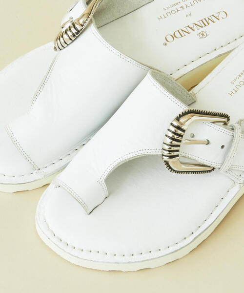 CAMINANDO(カミナンド)の「【別注】<CAMINANDO>∴レザーバックルトングサンダル ◆(サンダル・レディース・ブラック/ホワイト・7/8/6)」の8枚目の写真