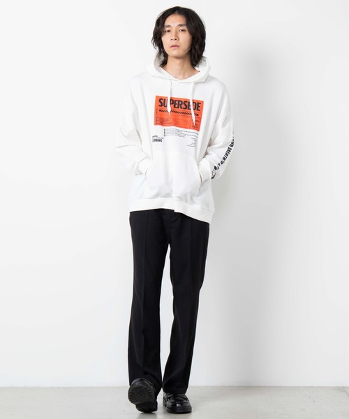 WEGO（ウィゴー）の「WEGO/ラベルロゴビッグシルエットプルパーカー（パーカー・メンズ・ブラック/オフホワイト・MEDIUM/LARGE）」の3枚目の写真