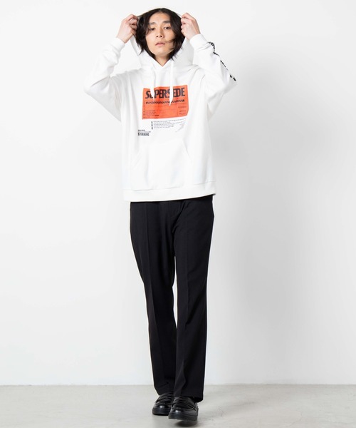 WEGO（ウィゴー）の「WEGO/ラベルロゴビッグシルエットプルパーカー（パーカー・メンズ・ブラック/オフホワイト・MEDIUM/LARGE）」の5枚目の写真