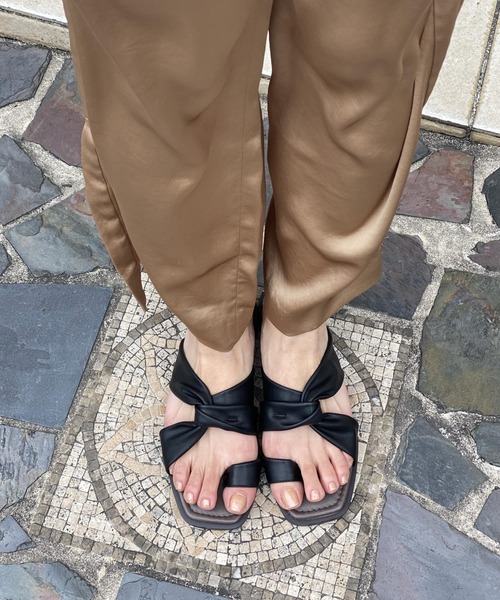 HIPS（ヒップス）の「ソフトトングサンダル（サンダル・レディース・ブラック/ブラウン/アイボリー/パイソン・S/M/L）」の13枚目の写真