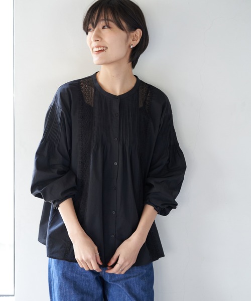 AMERICAN HOLIC(アメリカンホリック)の「レースピンタックブラウス *(シャツ/ブラウス・レディース・ブラック/オフホワイト/ドット・FREE)」の3枚目の写真