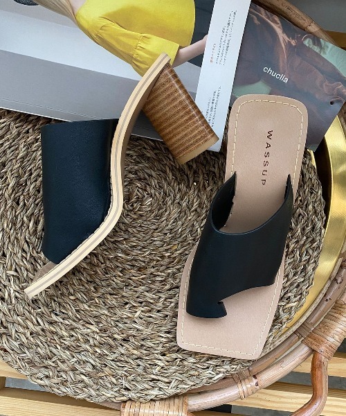 chuclla（チュクラ）の「【chuclla】Triangle-heel thongs sandal sb-6 chs70（サンダル・レディース・ブラック/ベージュ/アイボリー・40/38/39/36/37）」の2枚目の写真