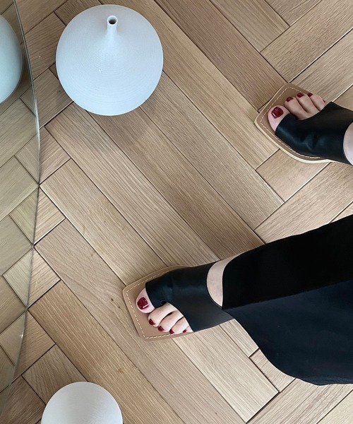 chuclla（チュクラ）の「【chuclla】Triangle-heel thongs sandal sb-6 chs70（サンダル・レディース・ブラック/ベージュ/アイボリー・40/38/39/36/37）」の9枚目の写真