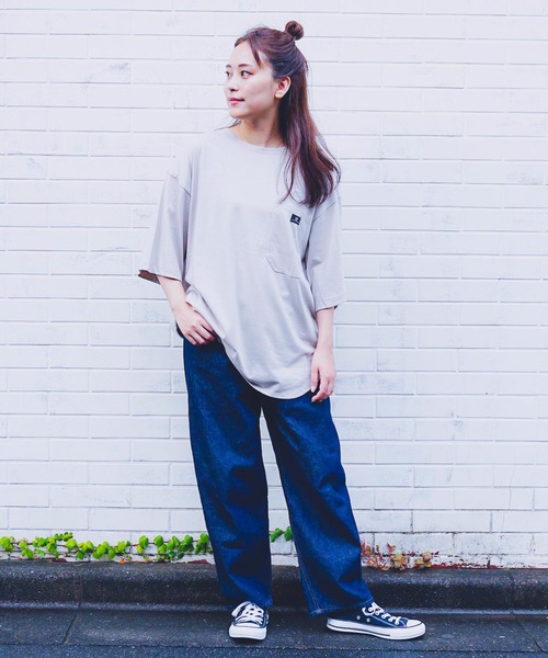 LB/S (エルビーエス)の「【C-17】ポケット付ビッグシルエットTシャツ ワンポイント 裾ラウンド型(Tシャツ/カットソー・レディース・ホワイト/ブラック/パープル/グレー・MEDIUM/LARGE)」の5枚目の写真