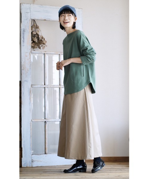 zootie(ズーティー)の「ふっくらカットソー ポケット付き ワイドプルオーバー(Tシャツ/カットソー・レディース・オフホワイト/チャコール/ブラック/ライトブルー/スモークピンク/マスタード/グリーン系その他/グリーン/ベージュ/ライム/ライトグレー/ホワイト/ネイビー/グレイッシュブルー/モカ/ラベンダー/オレンジ/ブラウン系その他/イエロー系その他/ワインレッド・フリー)」の21枚目の写真