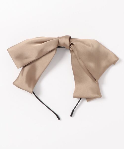 Fun & Daily（ファンアンドデイリー）の「F&D : ビッグリボンシャイニーカチューシャ（カチューシャ・レディース・ブラック/ベージュ/パープル/ピンク・FREE）」の7枚目の写真