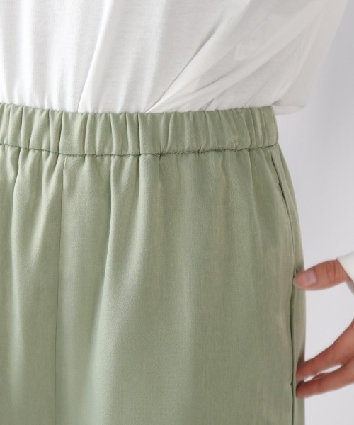 LOWRYS FARM（ローリーズファーム）の「ｒｅｌａｘパウダーサテンパンツ　918298（その他パンツ・レディース・グリーン/ブルー/アイボリー/ブラウン/ゼブラ・FREE）」の9枚目の写真