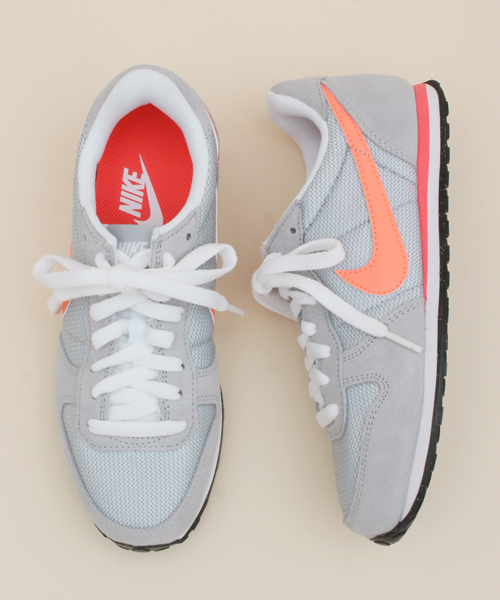 NIKE（ナイキ）の「◆[ナイキ]NIKE ジニコ スニーカー（スニーカー・レディース・ブラック/グレー・22.5cm/24cm/25cm/24.5cm/23cm/23.5cm）」の2枚目の写真