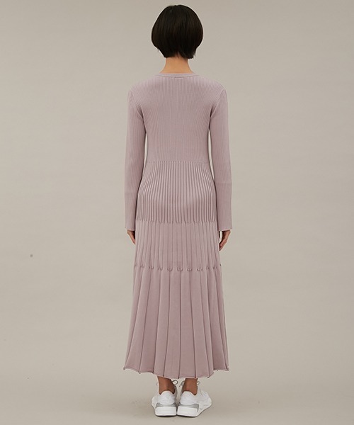エミ様 emmi（エミ）の「【emmi atelier】ロングスリーブタイトニットOP