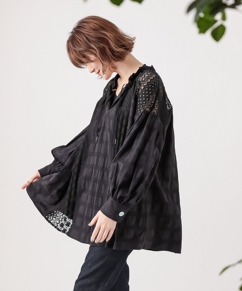 RIVE DROITE（リヴドロワ）の「女性らしく着映える　レース切替ドロストスモックブラウス（シャツ/ブラウス・レディース・オフホワイト/ブラック・FREE）」の21枚目の写真