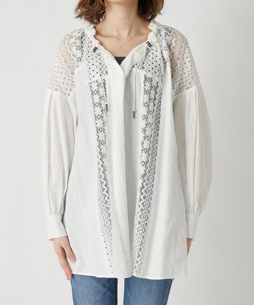 RIVE DROITE（リヴドロワ）の「女性らしく着映える　レース切替ドロストスモックブラウス（シャツ/ブラウス・レディース・オフホワイト/ブラック・FREE）」の5枚目の写真