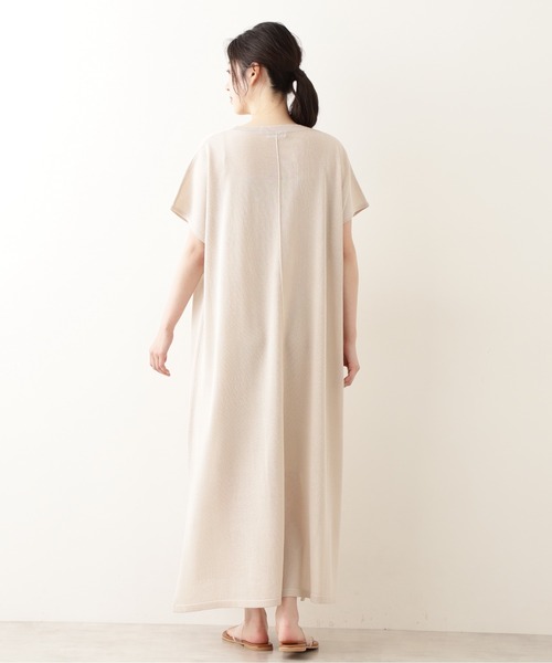 NATURAL BEAUTY BASIC（ナチュラルビューティーベーシック）の「シアーニットワンピース（ワンピース・レディース・ベージュ/ブラック/カーキ・MEDIUM）」の13枚目の写真