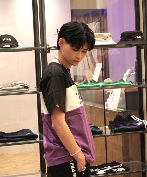 FILA(フィラ)の「【FILA×RADIO EVA】ロゴTシャツ(Tシャツ/カットソー・メンズ・ピンク/ブラック・MEDIUM/SMALL/LARGE/X-LARGE)」の3枚目の写真