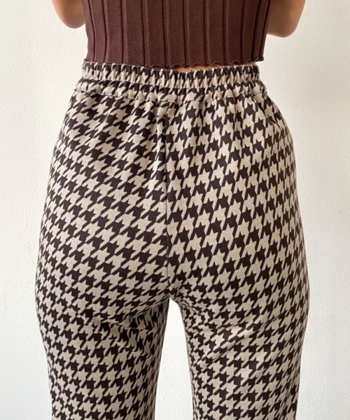 SHAGGIE(シャギー)の「千鳥チェックフレアパンツ(その他パンツ・レディース・ブラウン・FREE)」の8枚目の写真