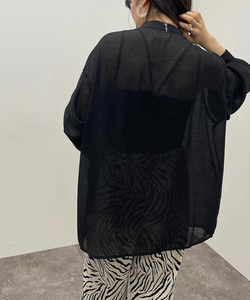 apres jour mignon（アプレジュールミニョン）の「シアー袖ボリュームバンドカラーシャツ【ZOZOTOWN限定アイテム】（シャツ/ブラウス・レディース・オフホワイト/パープル/ライトベージュ/グリーン系その他/アイボリー/ブラック/ダークグリーン/オレンジ/バイオレット・フリー/X-LARGE）」の10枚目の写真